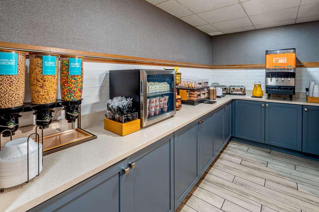 Hampton Inn & Suites Nashville-Vanderbilt-Elliston Place Restaurant photo